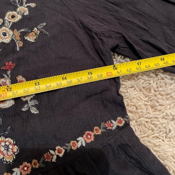 American Eagle Floral Embroidered Boho Peasant Top - Picture 5 of 6